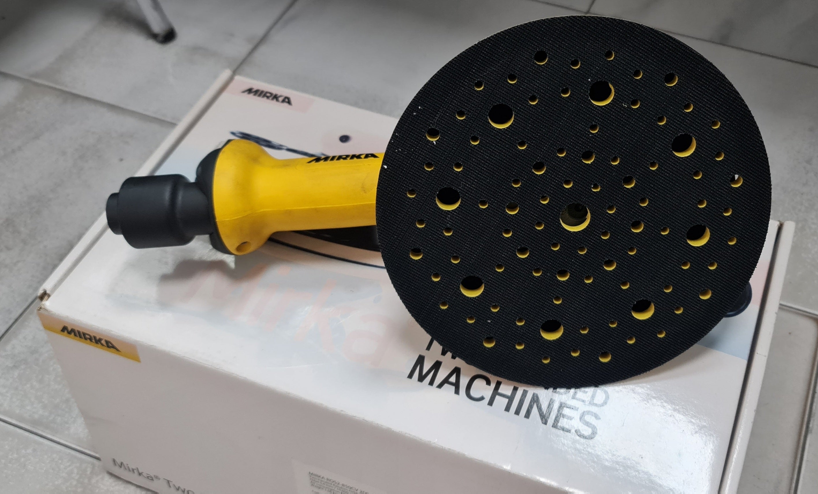 Mirka® ROS2 850CV Ø 200 mm Central Vacuum orbit 5.0 mm - Former Display Model - Galdes & Mamo