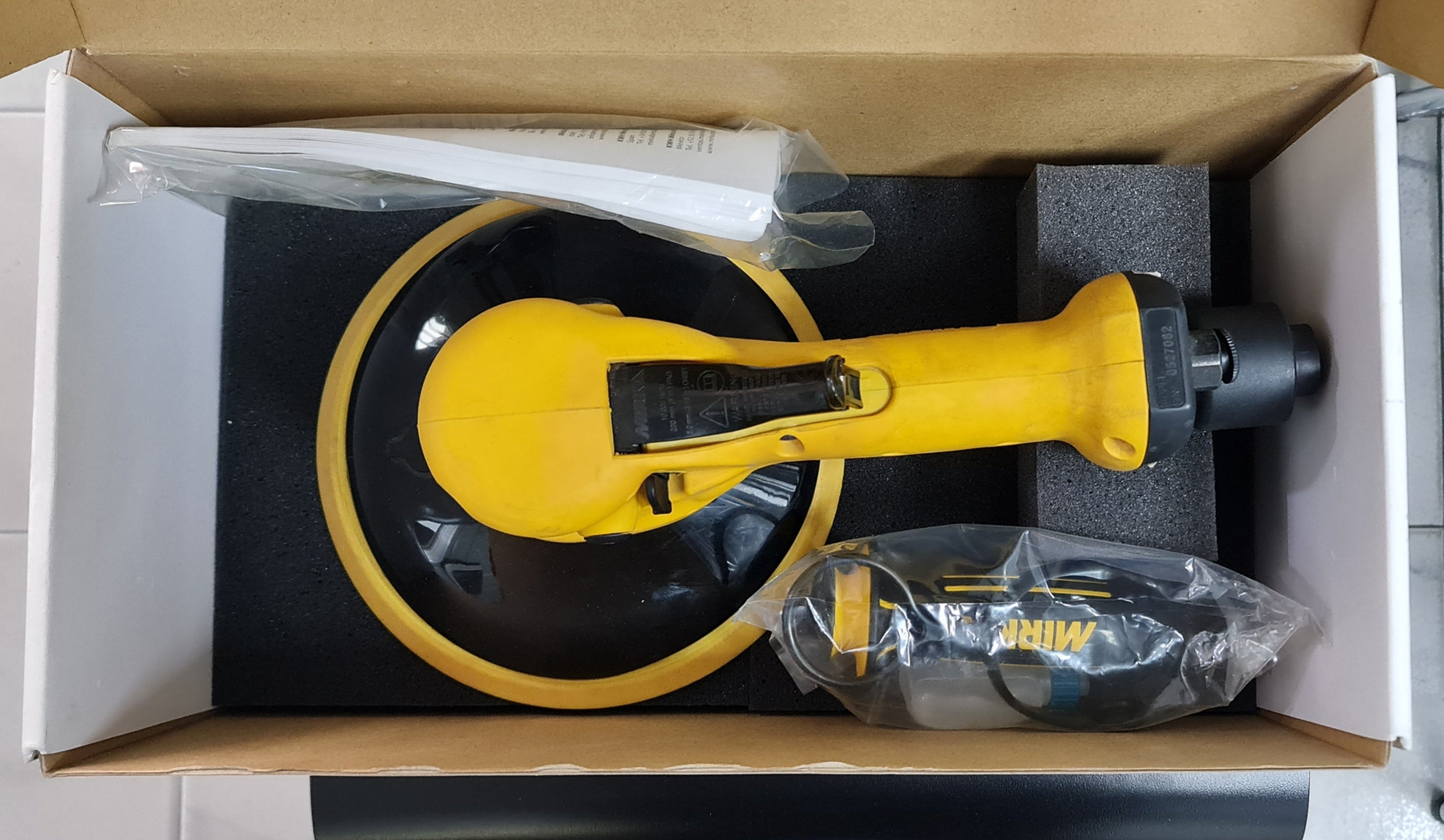 Mirka® ROS2 850CV Ø 200 mm Central Vacuum orbit 5.0 mm - Former Display Model - Galdes & Mamo